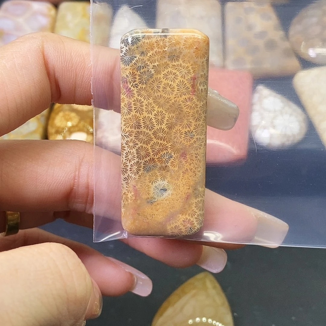 硅化玉颈饰合金烟****）