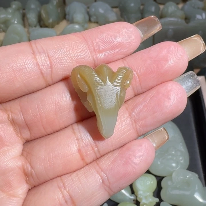 和田玉未镶嵌挂件