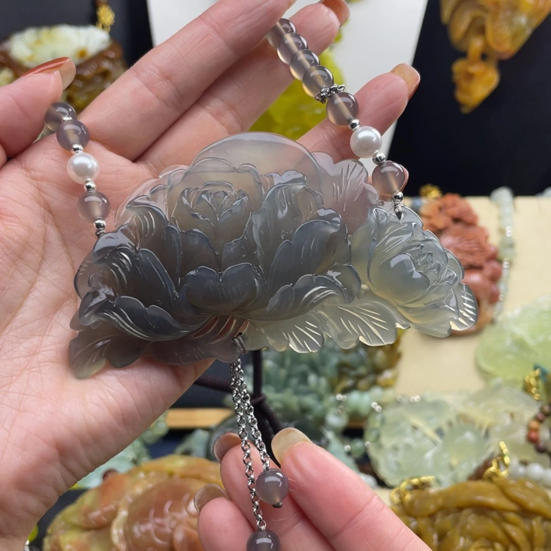 未镶嵌蛇纹石玉颈饰