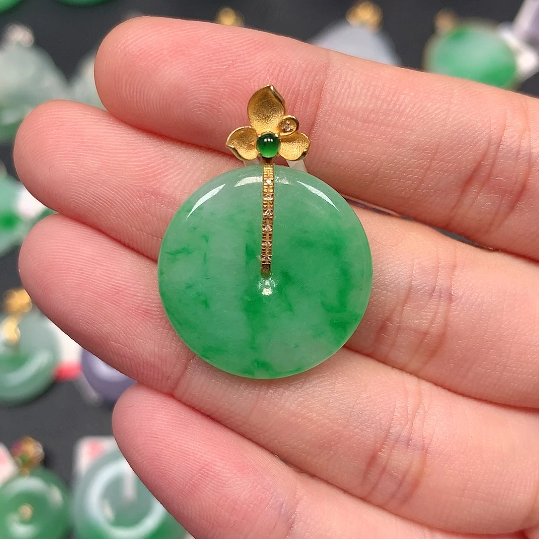 颈饰18K金镶嵌翡翠翡翠吊坠