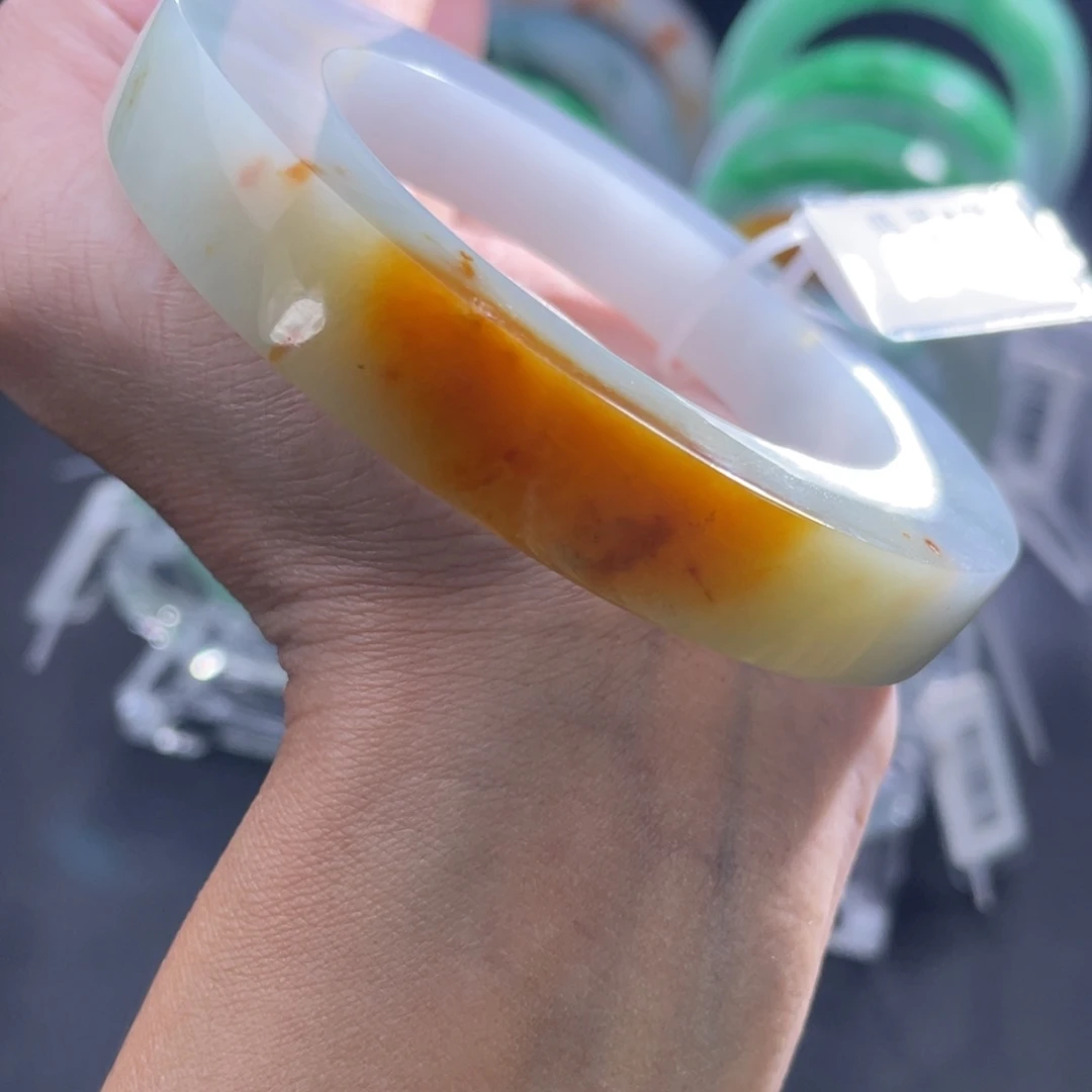 定制翡翠未镶嵌手镯