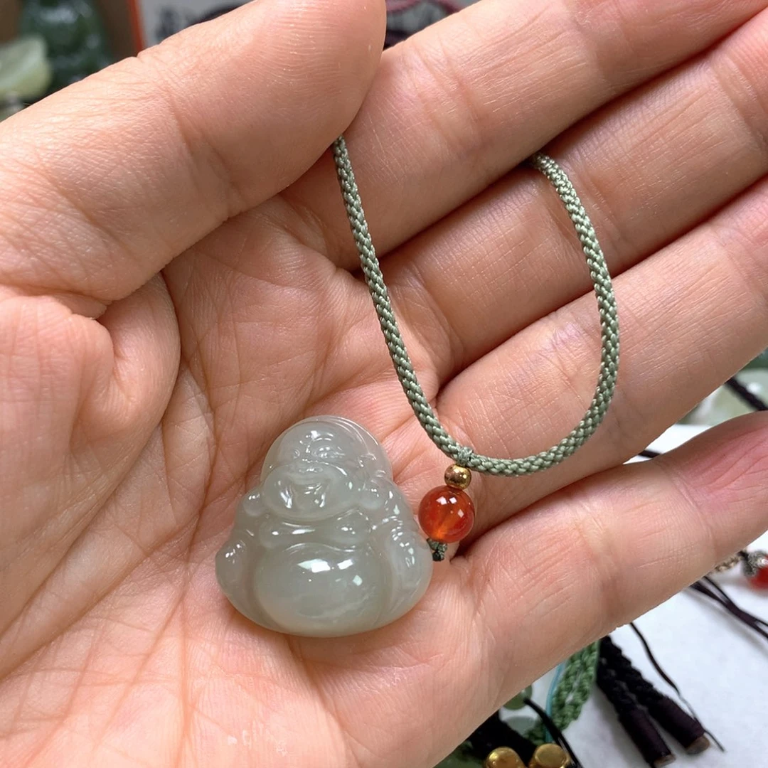 和田玉未镶嵌颈饰包容