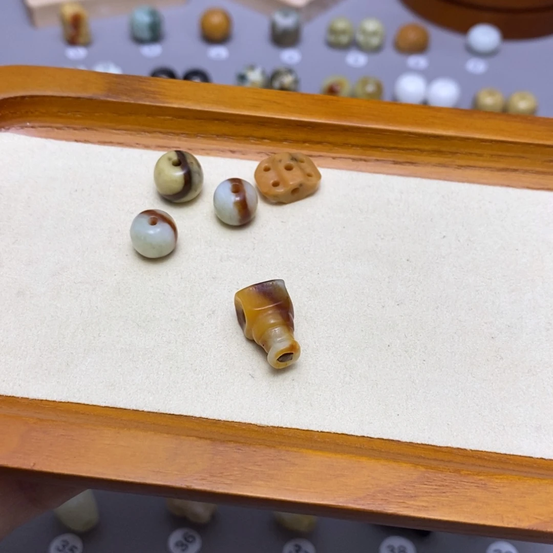 蛇纹石玉配饰合金巴*