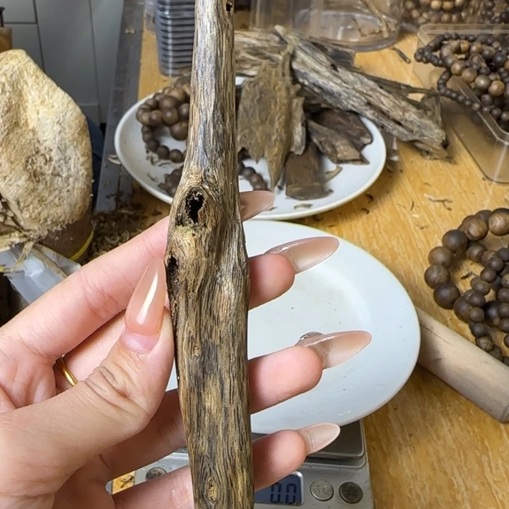 沉香沉香碎屑绿棋莺歌绿树心天然虫漏8.4g