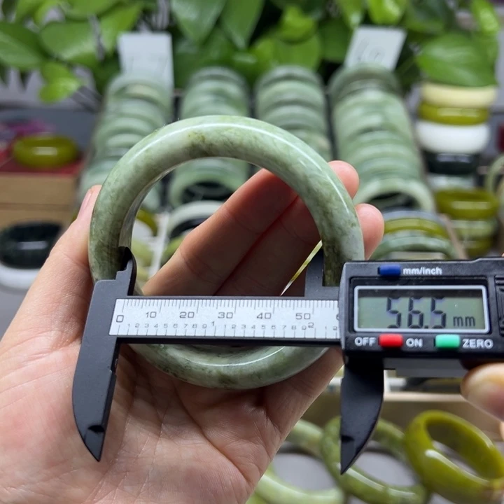 蛇纹石玉未镶嵌手镯9