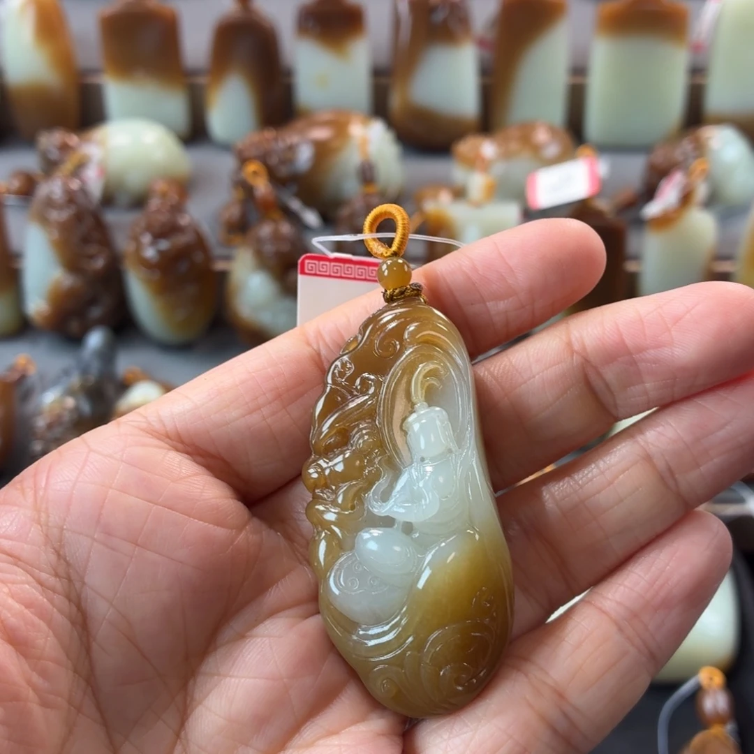 和田玉（糖玉）未镶嵌颈饰