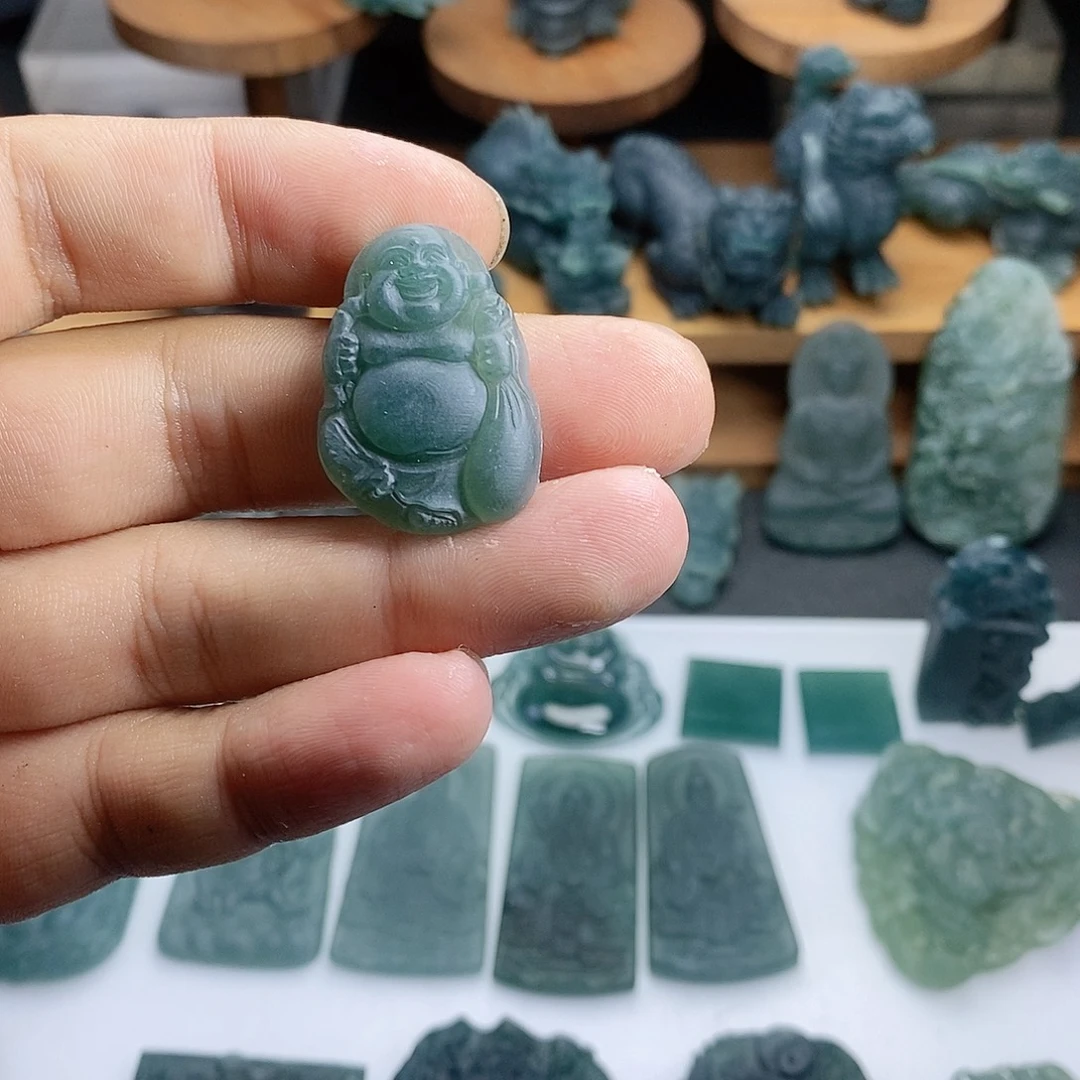 定制翡翠未镶嵌佛