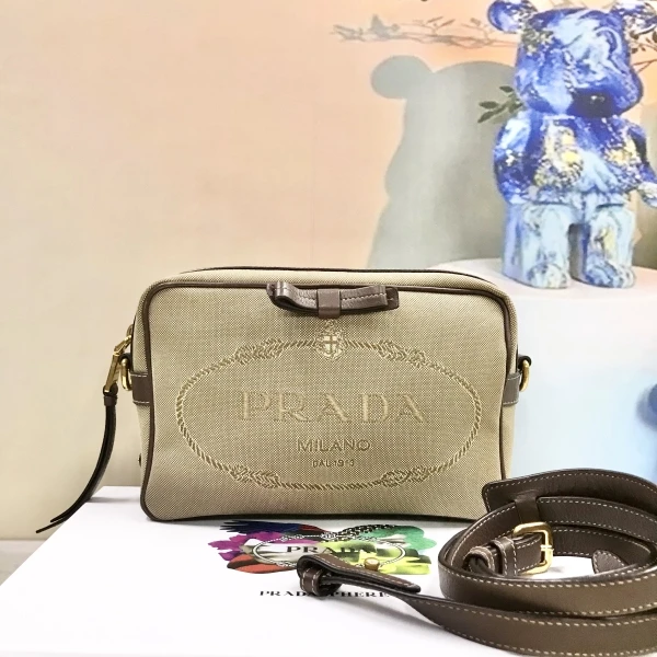 95新/普拉达/妃鱼/单肩包/市场价68888/250207LT0030