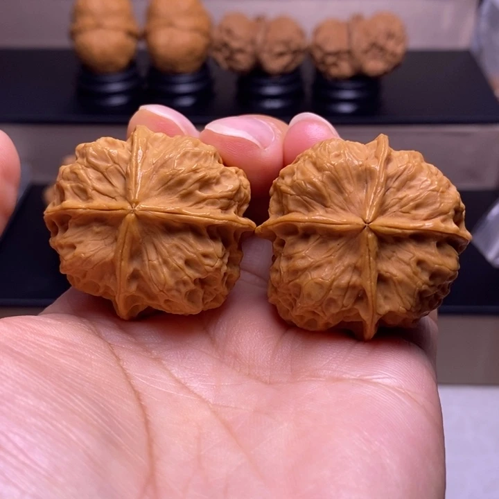 文玩核桃把件四楞28