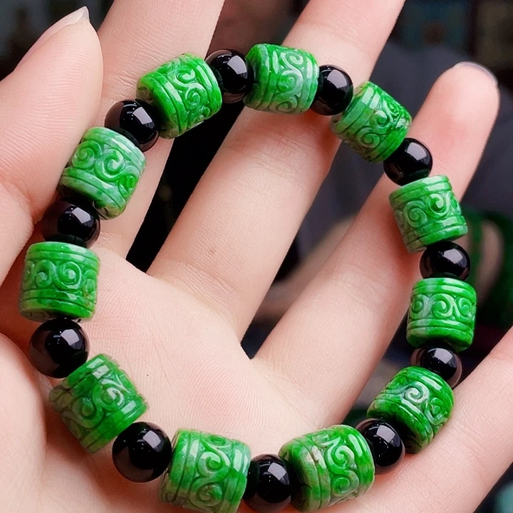 翡翠未镶嵌颈饰多样性