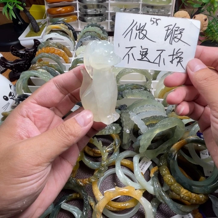 未镶嵌蛇纹石玉颈饰