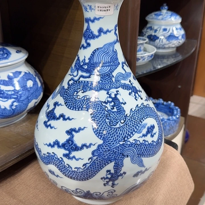 X***摆件宇泽堂龙凤玉壶春