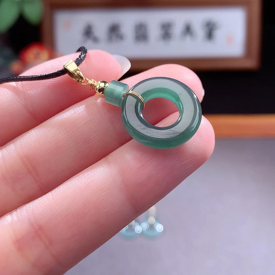 未镶嵌手镯（圆镯）翡翠