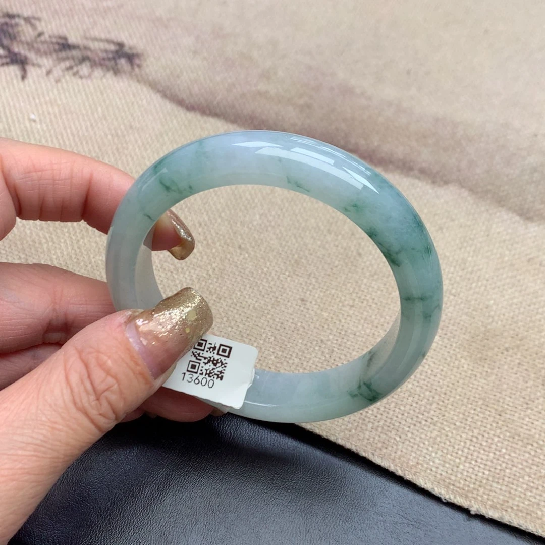 未镶嵌手镯翡翠缅甸翡翠手镯