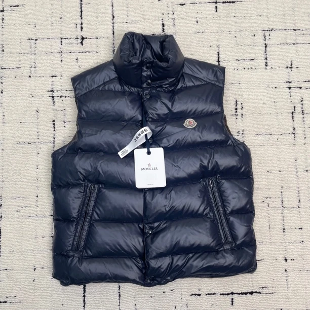 未使用 MONCLER 藏蓝色羽绒马甲 TIB 3码 1427
