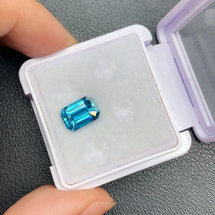 天然锆石风信子未镶嵌5.24克拉