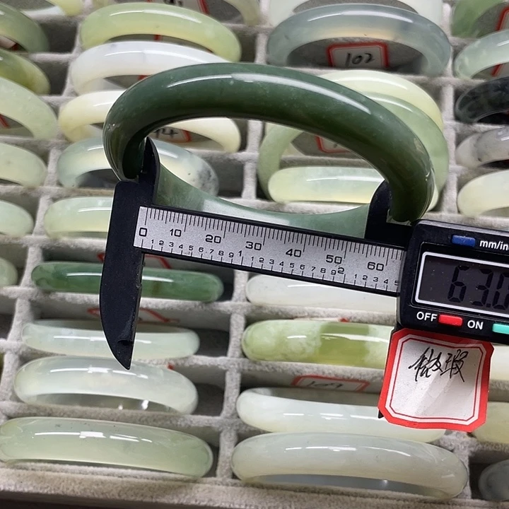 未镶嵌蛇纹石玉手镯88