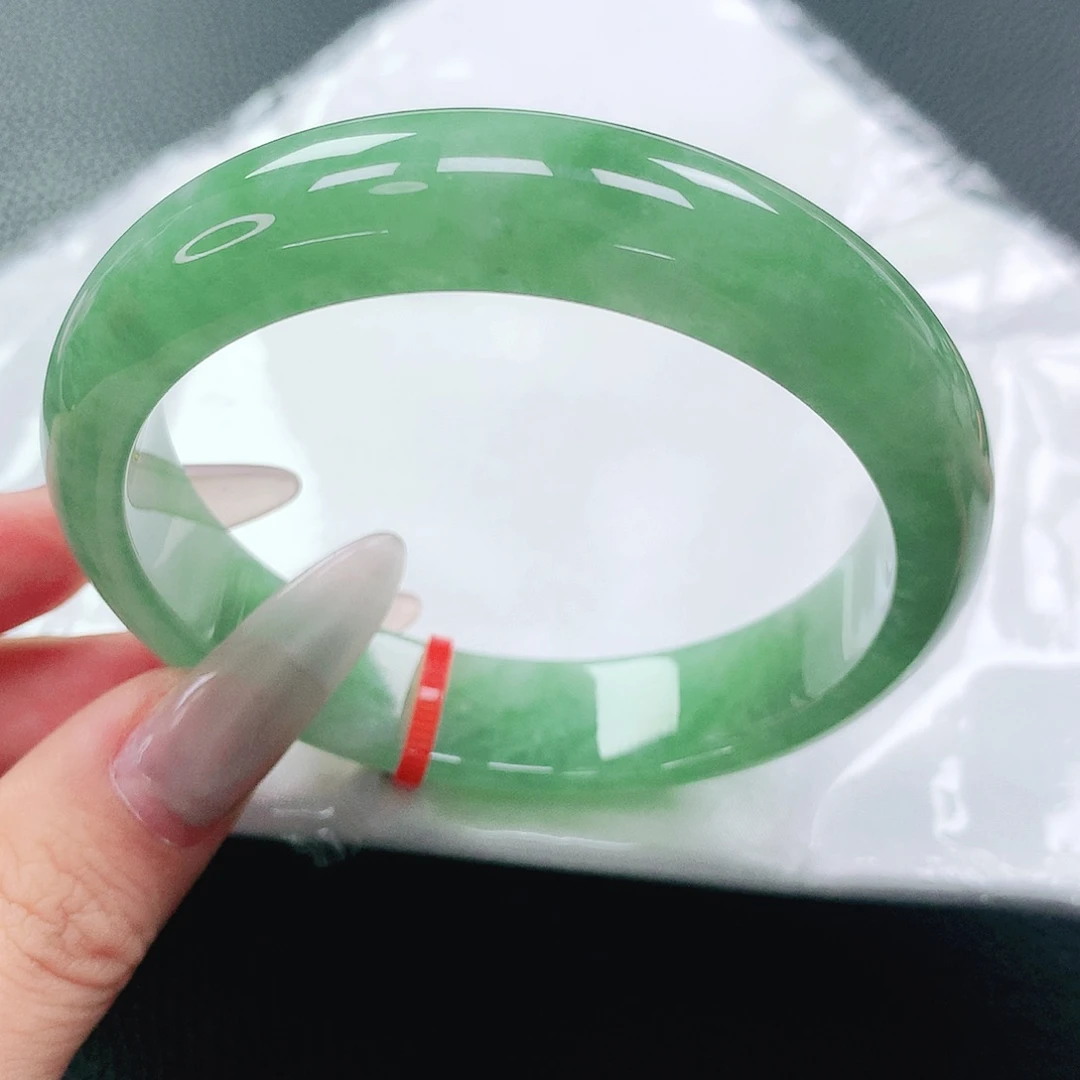 翡翠手镯未镶嵌57圈