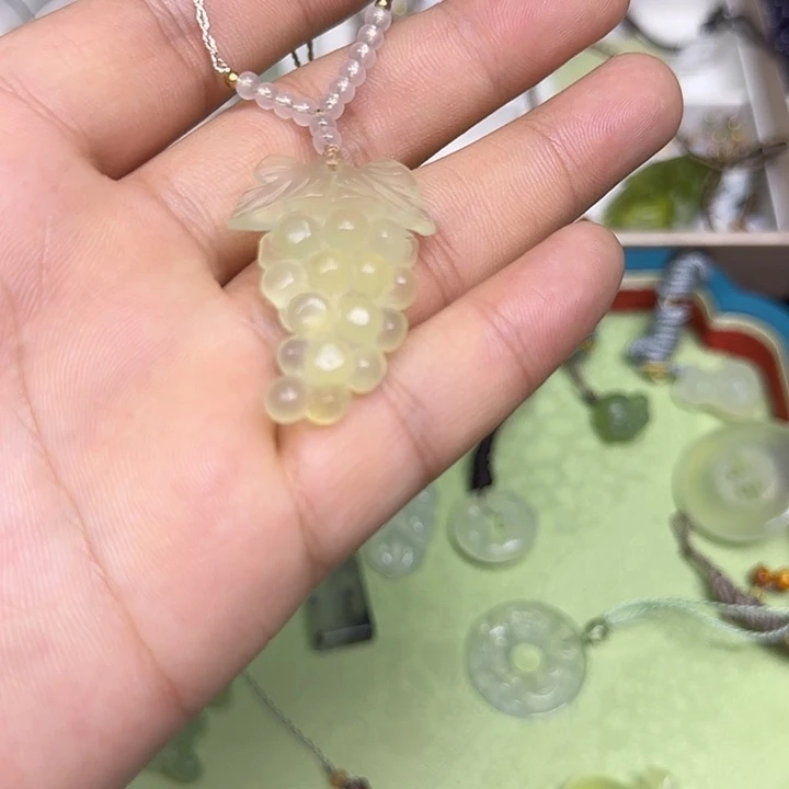 合金蛇纹石玉颈饰