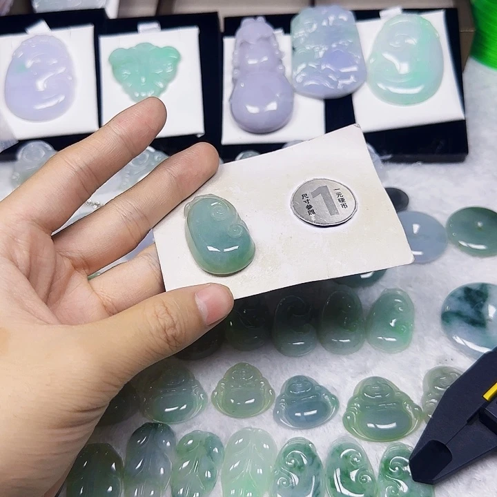 翡翠未镶嵌颈饰翡翠