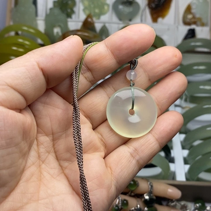 蛇纹石玉吊坠(不含链)未镶嵌