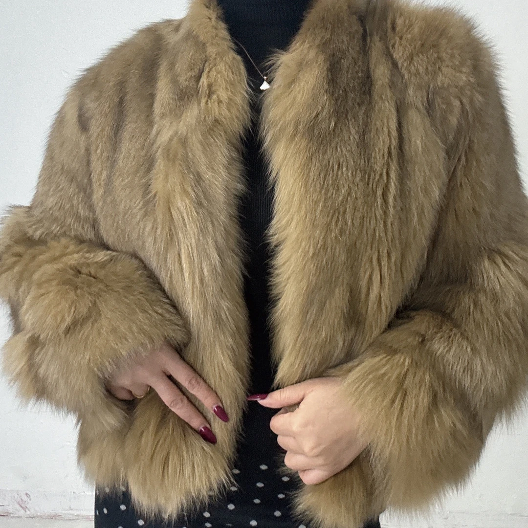 晕染霜色狐狸腹毛V领短款女皮草外套显瘦时尚