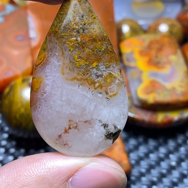 玛瑙/玉髓颈饰未镶嵌