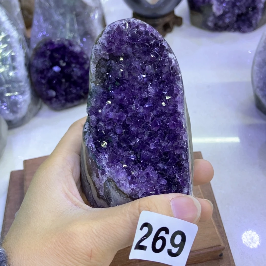 紫晶未镶嵌大型摆件（非配饰）