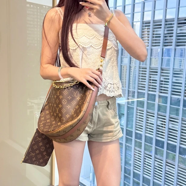99新 LouisVuitton/路易威登 老花大月亮子母包/8197