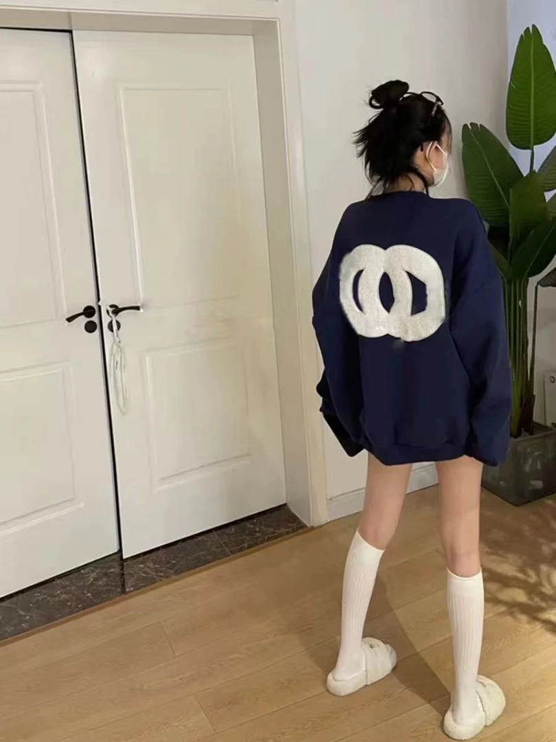 6666双圆圈圆领印花常规女卫衣
