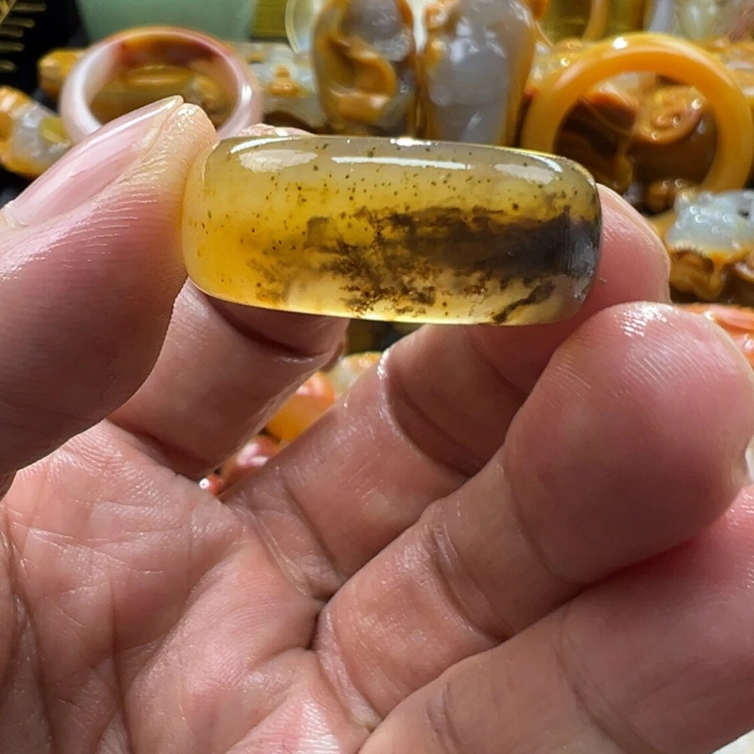 石英质玉未镶嵌颈饰