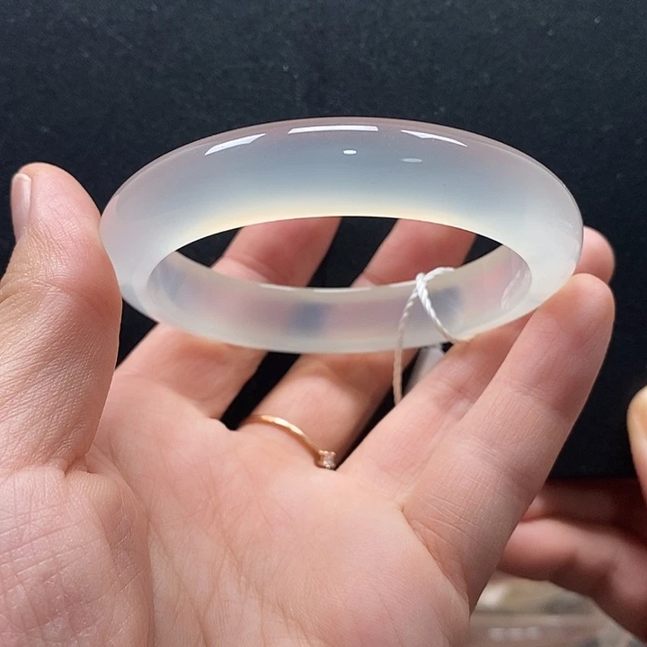 玛瑙/玉髓未镶嵌手镯58.6