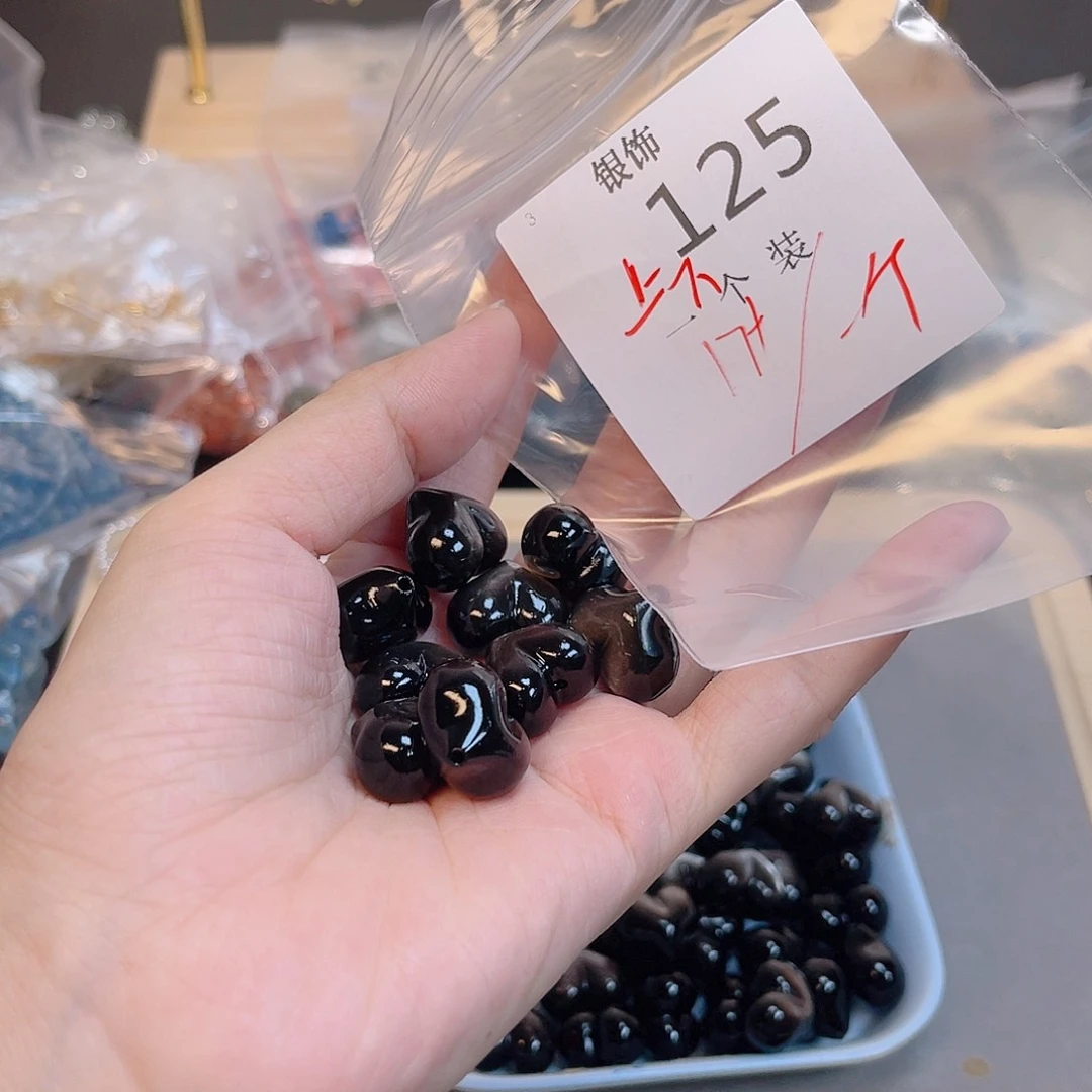 未镶嵌黑曜岩珠宝奇石125 。