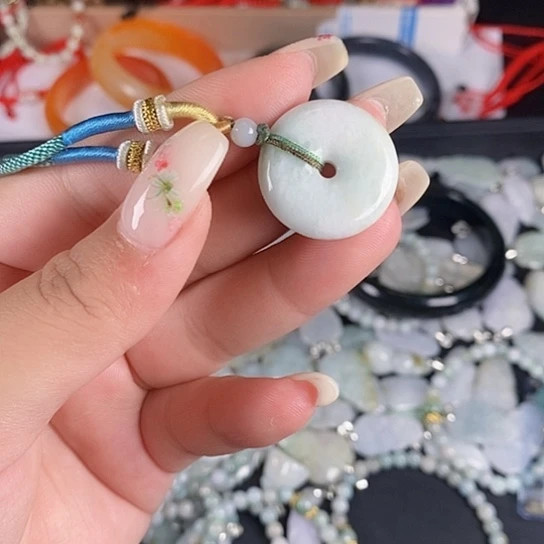 翡翠未镶嵌颈饰天然翡翠