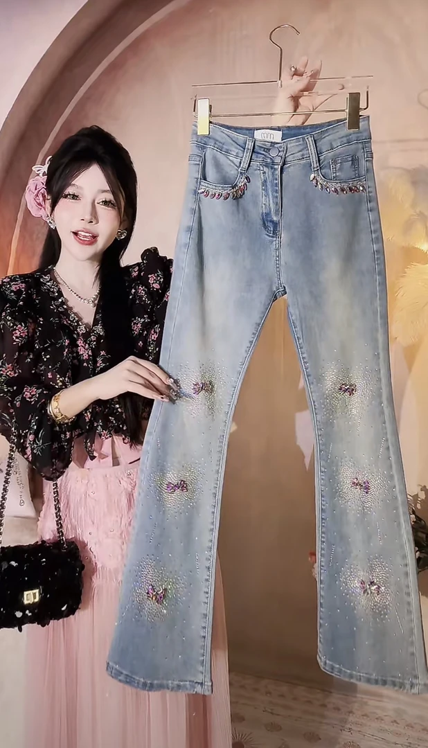 【崔】K0072 法式重工水钻甜美减龄蝴蝶烫钻休闲高腰显瘦微喇牛仔裤