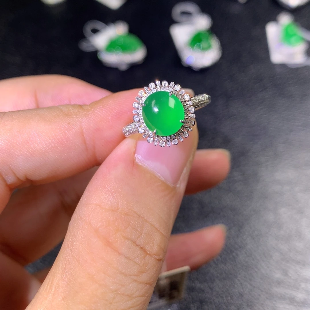 翡翠戒指18K金镶嵌翡翠