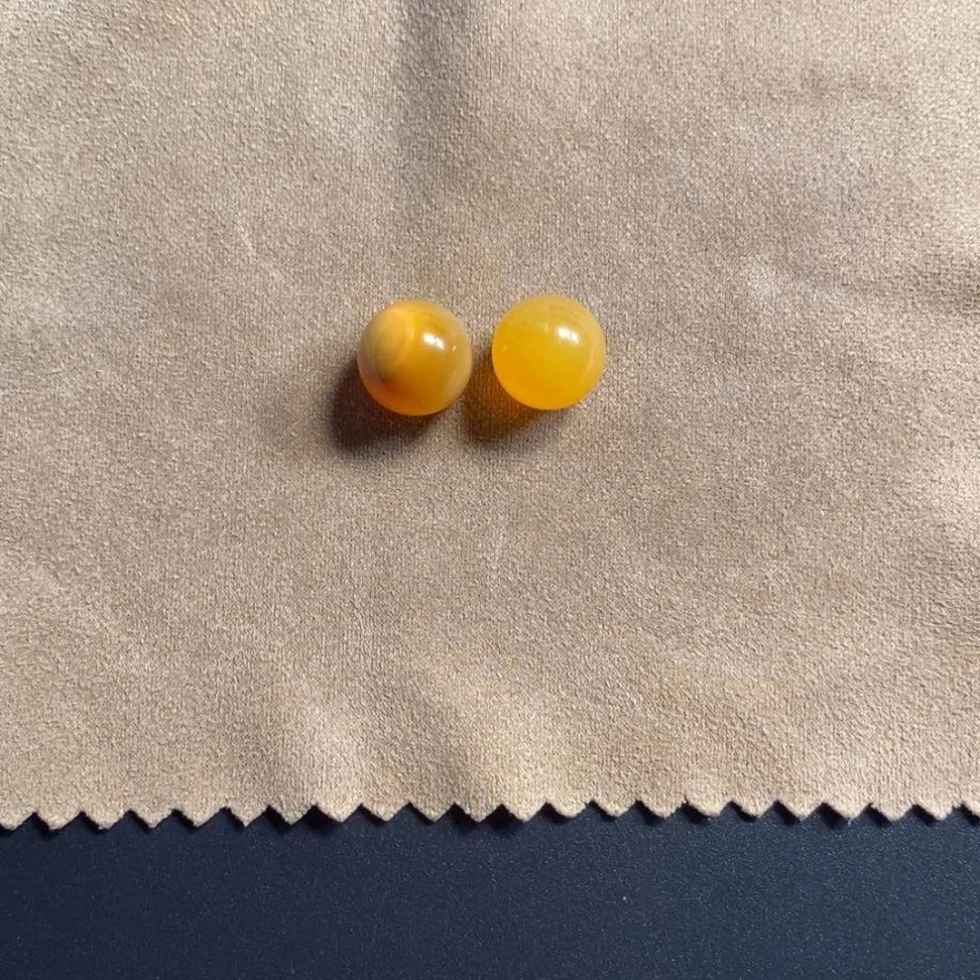 龙***乐石英质玉（缅黄）未镶嵌颈饰