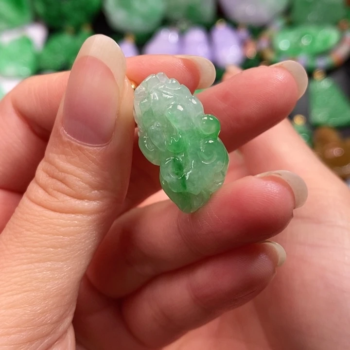 颈饰未镶嵌翡翠吊坠