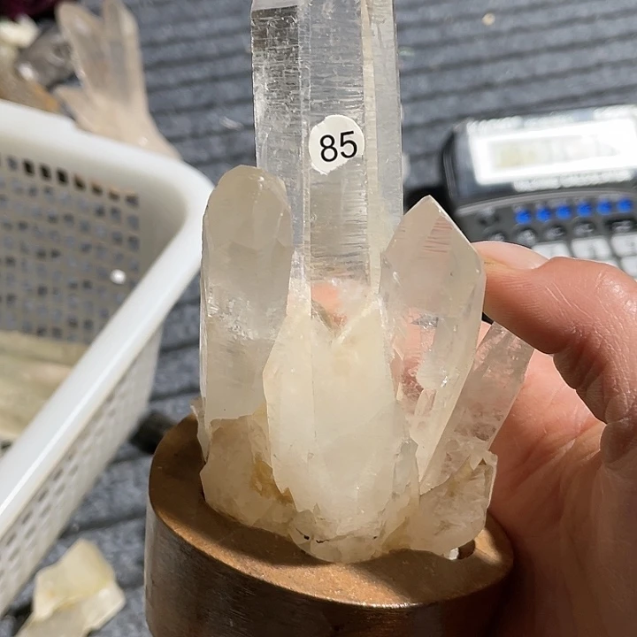 水晶耳饰未镶嵌不****吨水晶