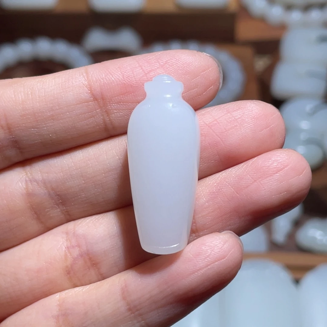 未镶嵌手链和田玉宝瓶