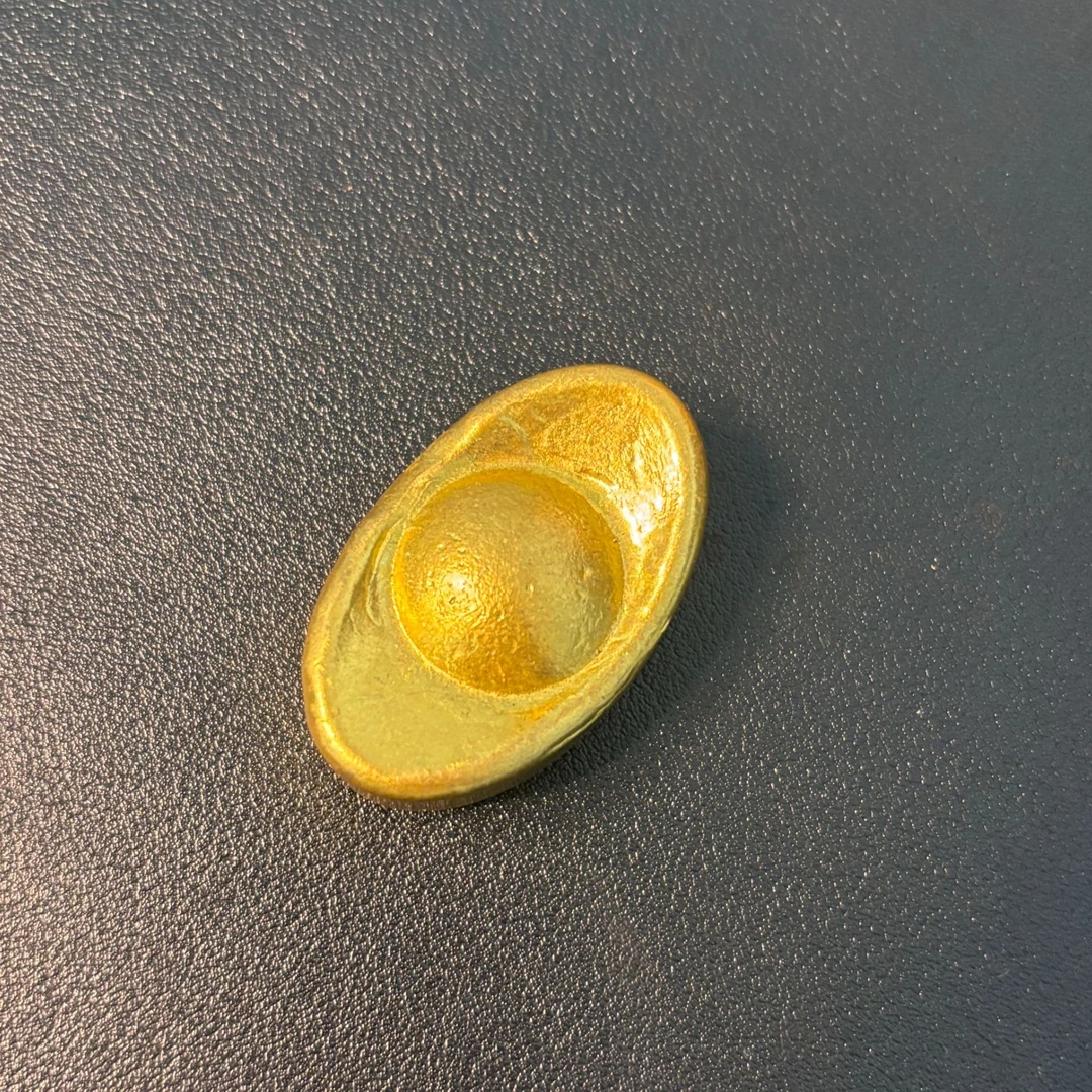 实心金色元宝装饰