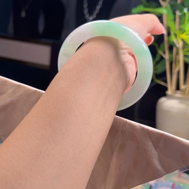 翡翠手镯未镶嵌定金链接圆条55.4