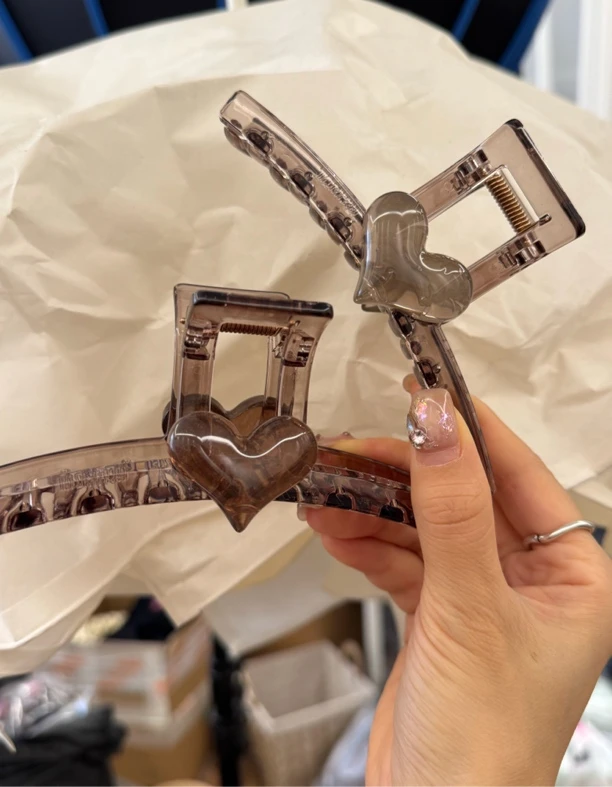 细闪透色爱心抓夹大号大量多新款高级感后脑勺鲨鱼夹