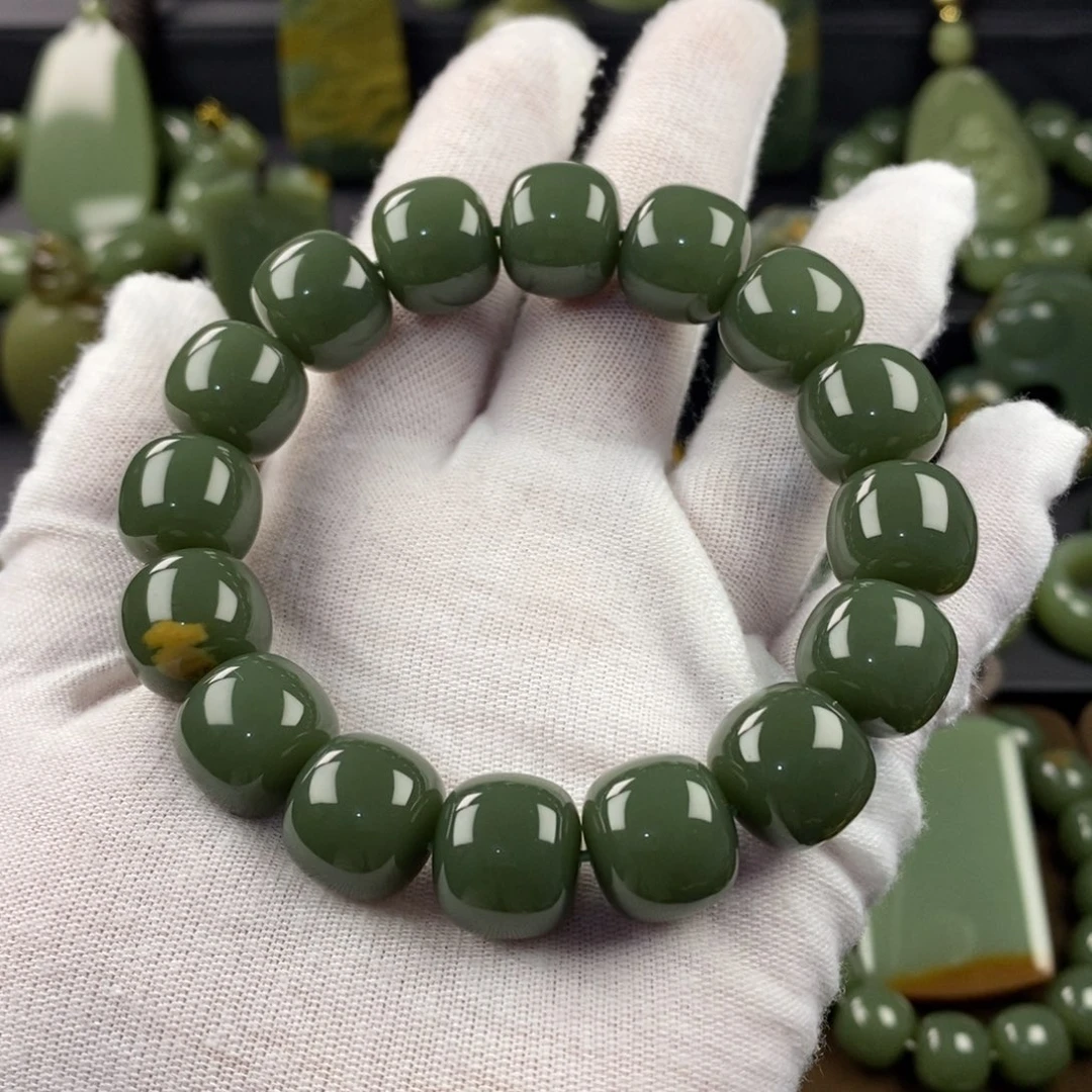 哥***性岫岩河磨玉（透闪石质玉）未镶嵌手链