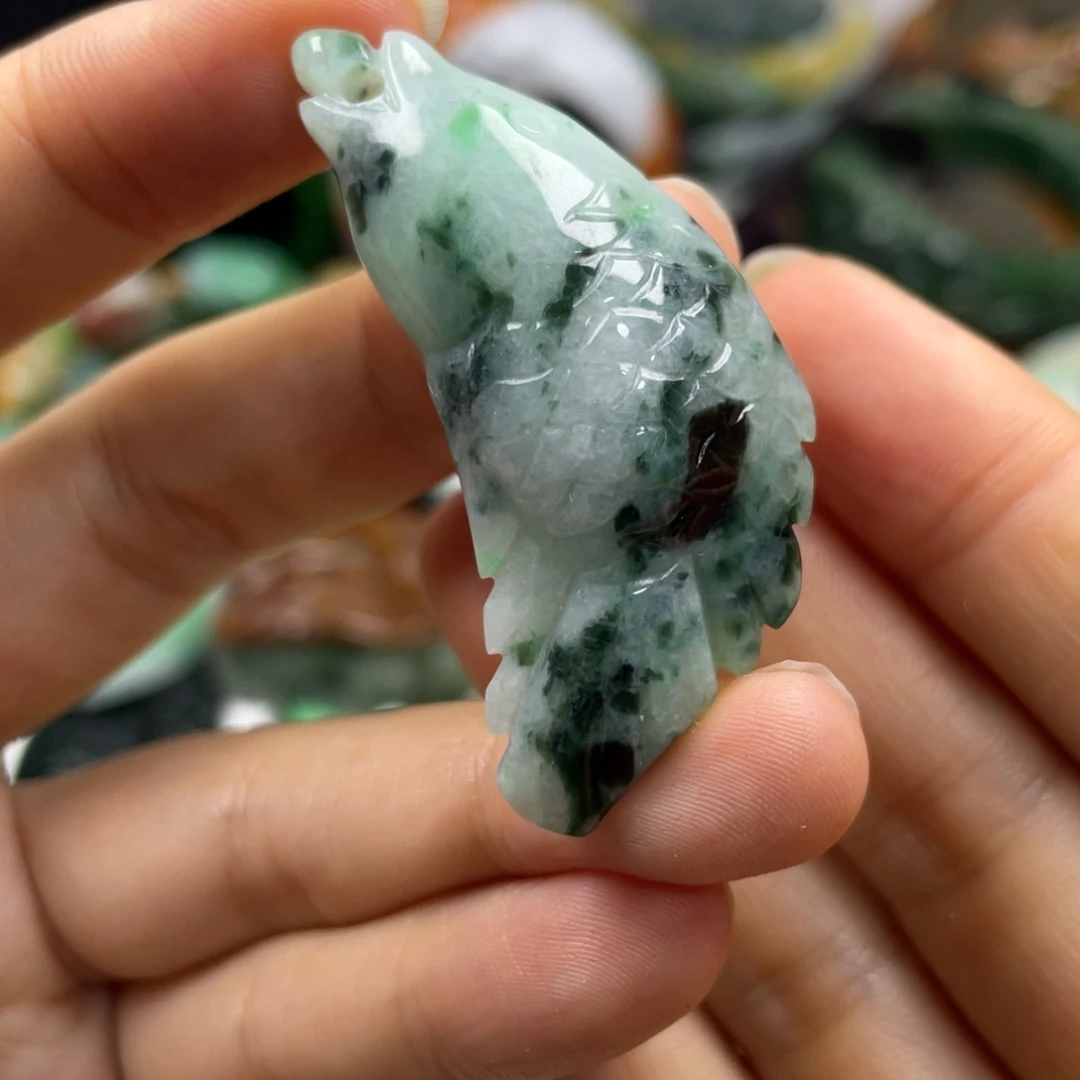 翡翠未镶嵌颈饰牌子