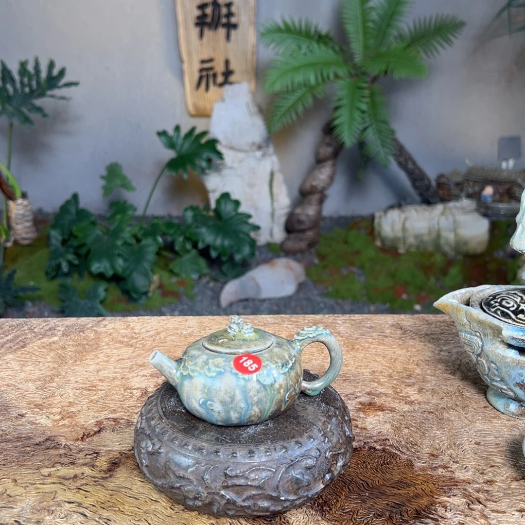 185柴烧手捏壶自然落灰釉