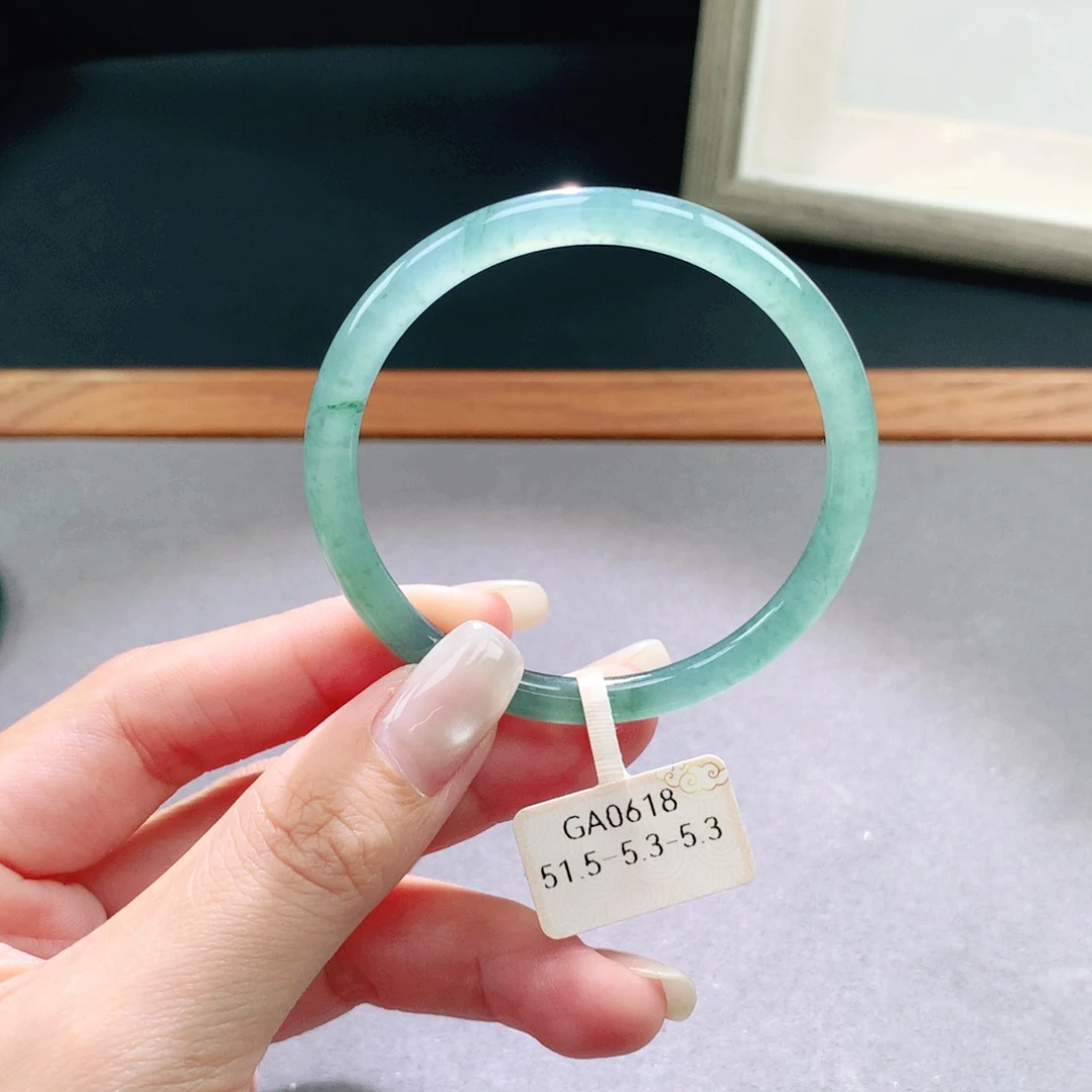 未镶嵌手镯翡翠天然