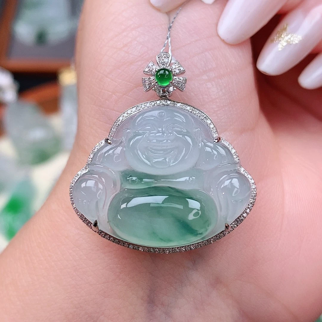 颈饰18K金镶嵌翡翠佛公