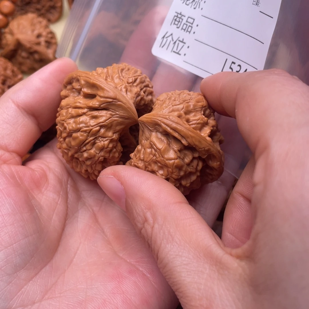 贾***宇吊坠文玩核桃座山雕龙鼎