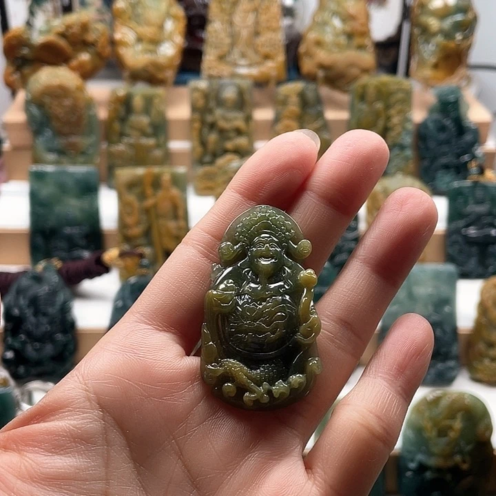 翡翠颈饰未镶嵌天然翡翠A货财神